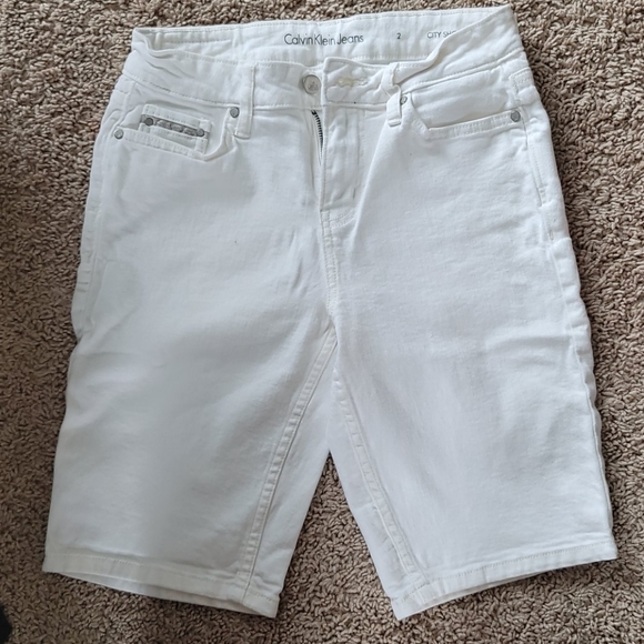 Calvin Klein Jeans Pants - High rise Bermuda shorts